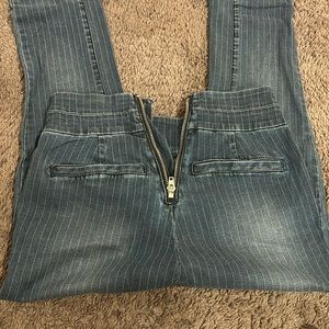 bebe skinny jean very flattering good for going out or work attire